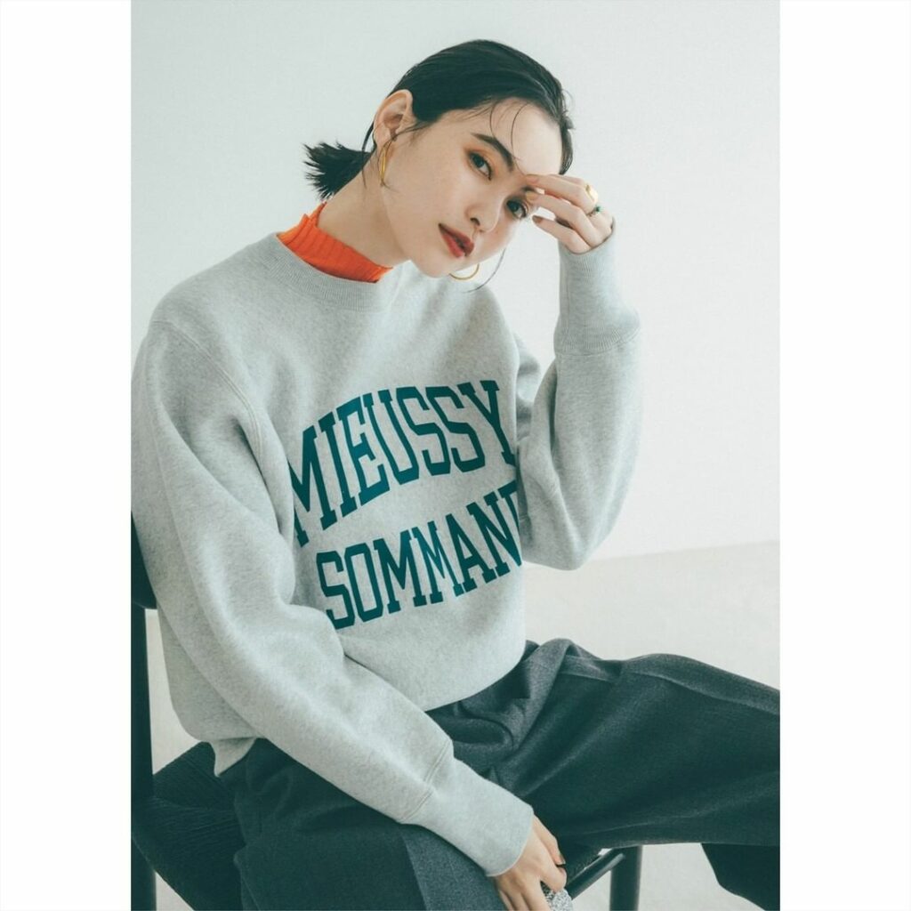 このコーデが気に入ったらいいね&コメントで教えてください
【ロゴスウェットはビビッドカラーでポップに】
ぼんやりしがちなグレーのリラックススタイルも
まぶし このコーデが気に入ったらいいね&コメントで教えてください
【ロゴスウェットはビビッドカラーでポップに】
ぼんやりしがちなグレーのリラックススタイルも
まぶし