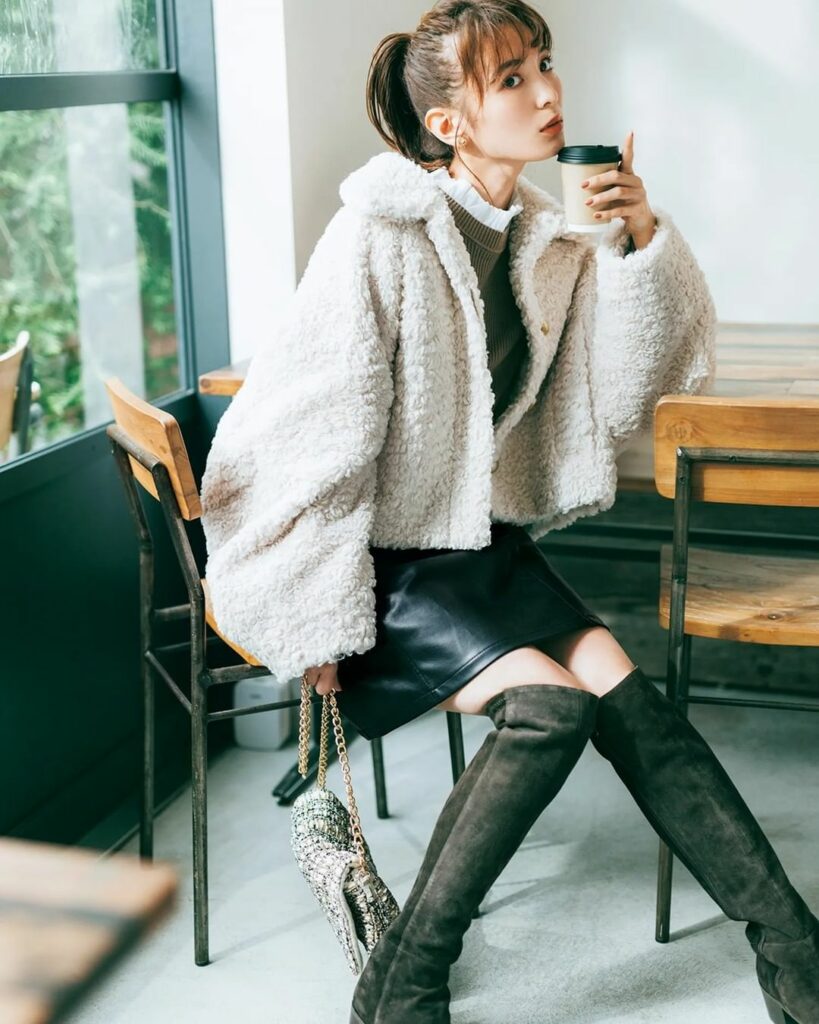 11月28日、今日の東京は晴れ。最高気温14度、最低気温6度の予報です(気象庁調べ・17時発表)。
晴れ間が広がるものの、冬らしい気温の一日になりそうな今日の 11月28日、今日の東京は晴れ。最高気温14度、最低気温6度の予報です(気象庁調べ・17時発表)。
晴れ間が広がるものの、冬らしい気温の一日になりそうな今日の