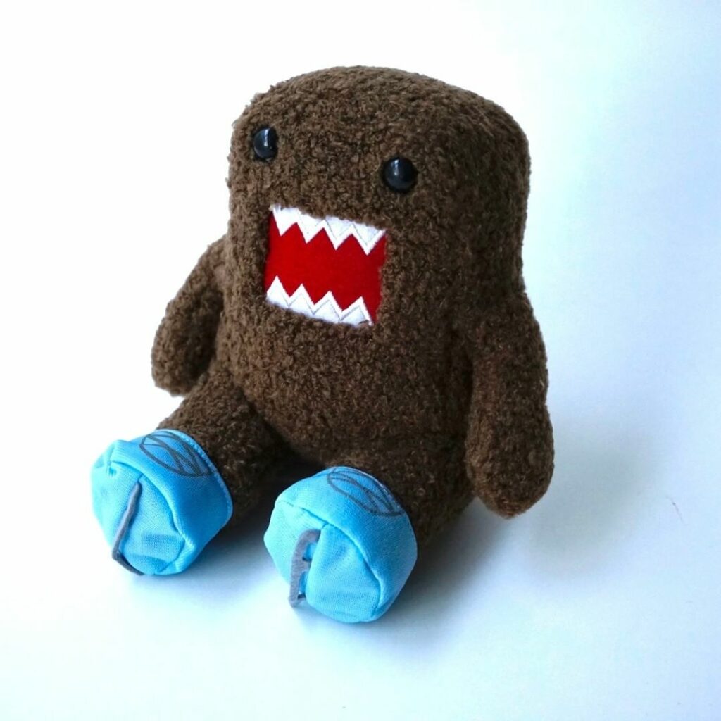 「どーもくん」好きと聞いてヴィンセント・ジョウ選手がますます好きになりました。
何年か前のNHK杯の会場で出会ったスケート靴姿の「どーもくん」。リンクで美しい軌