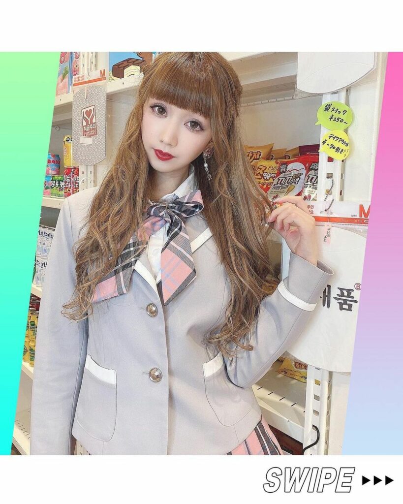 ⁡
#モデルプレスパワープッシュ
 " 注目の人物 "を紹介
￣￣￣￣￣￣￣￣￣￣￣￣￣￣
今回は…
韓国風の制服姿が可愛すぎる
⁡
Naoさん（ @x_ali