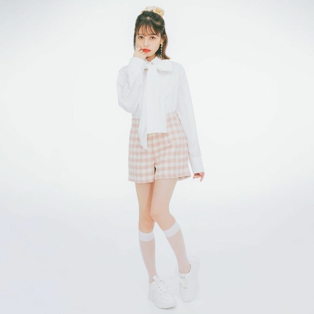 明日何着るか決まってる？？

毎日が楽しくなる #毎日コーデテク を紹介

Ray的コーデポイント
・ガーリーなギンガムチェックのショーパンが主役
・リボン付き