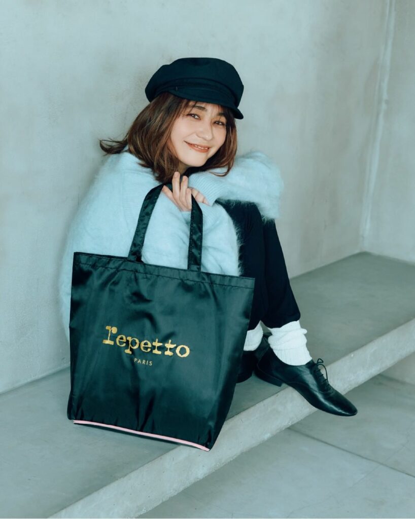 LEE×レペット「大人可愛いポケッタブルトート」できました！

※コンパクト版にはレペット ポケッタブルトートはついていません。

＼LEE1月号本日全国発売！