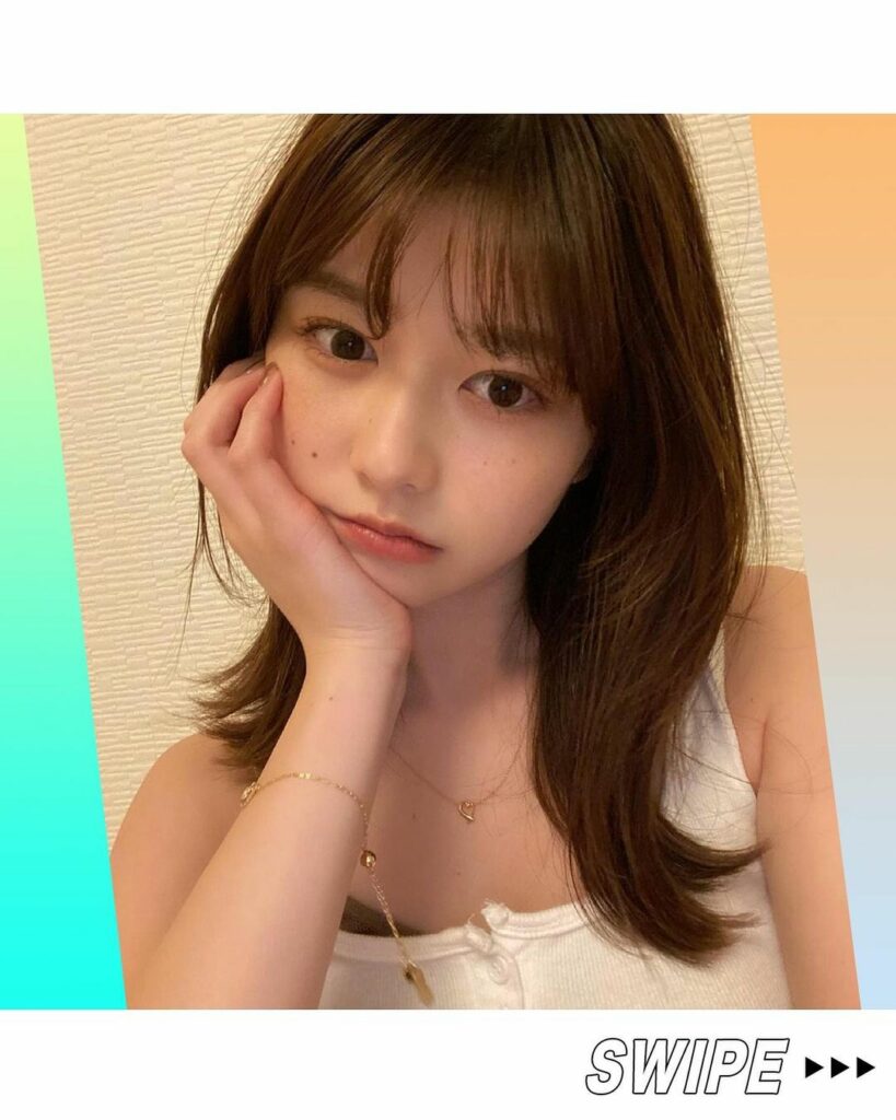 ⁡
#モデルプレスパワープッシュ
 " インスタ美女 "を紹介
￣￣￣￣￣￣￣￣￣￣￣￣￣￣
今回は…
気だるげな表情にキュン
⁡
冴木 柚葉さん（ @yuzu