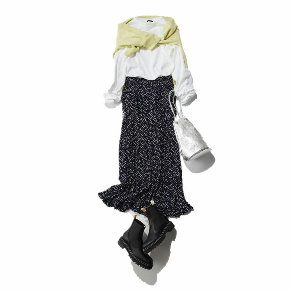 .
*PICK UP! Coordinate*
.
軽やかな印象のプリーツスカート&ニットの肩がけスタイル。秋冬に着こなすならゴツめブーツで足もとに重厚感を持た .
*PICK UP! Coordinate*
.
軽やかな印象のプリーツスカート&ニットの肩がけスタイル。秋冬に着こなすならゴツめブーツで足もとに重厚感を持た