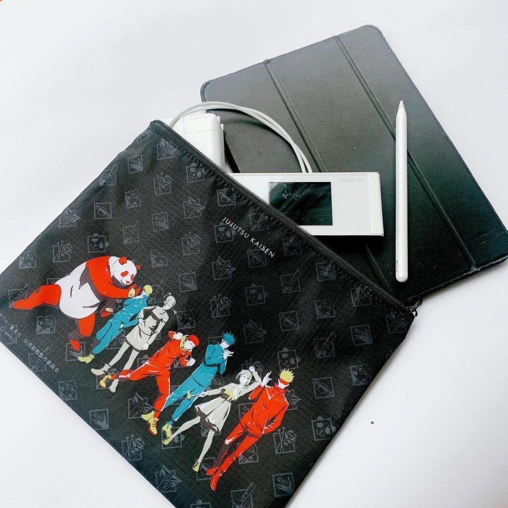 リモートワークになって以降、仕事にiPadが欠かせません。でもそのままバッグに入れておくと、Apple Pencilがすぐ迷子になってしまうんですよね……。
そ リモートワークになって以降、仕事にiPadが欠かせません。でもそのままバッグに入れておくと、Apple Pencilがすぐ迷子になってしまうんですよね……。
そ