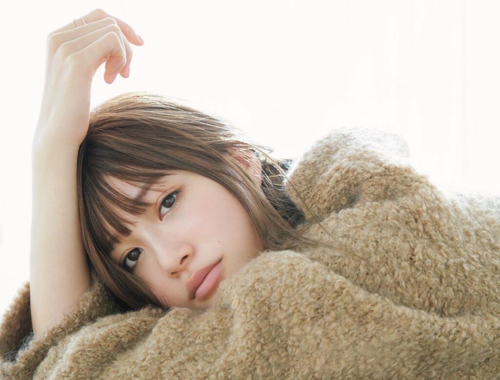 ・
来年3月にハタチの誕生日を迎える
めるるが1st写真集を出すことになりました

誕生日直前の2022年3月4日発売
予約受付もスタートしました

CanCa