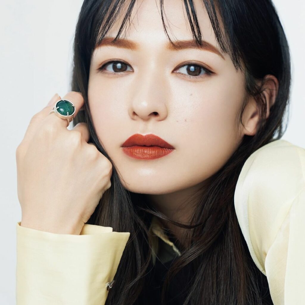 【このメイクを真似したいと思ったらいいね＆をコメントしてください♪】

【河北式 オレンジとツヤを足したヘルシーおしゃれ眉】

外出機会が増えてきた今、マスクで