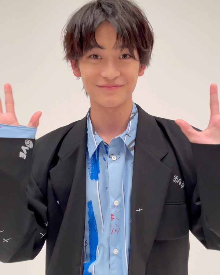 Vivi2月号 国宝級イケメンランキング 21年下半期 企画より 高橋文哉さんのオフショットをお届け 大ブレイク目前イケメンとして Next部門で1位 Magmoe
