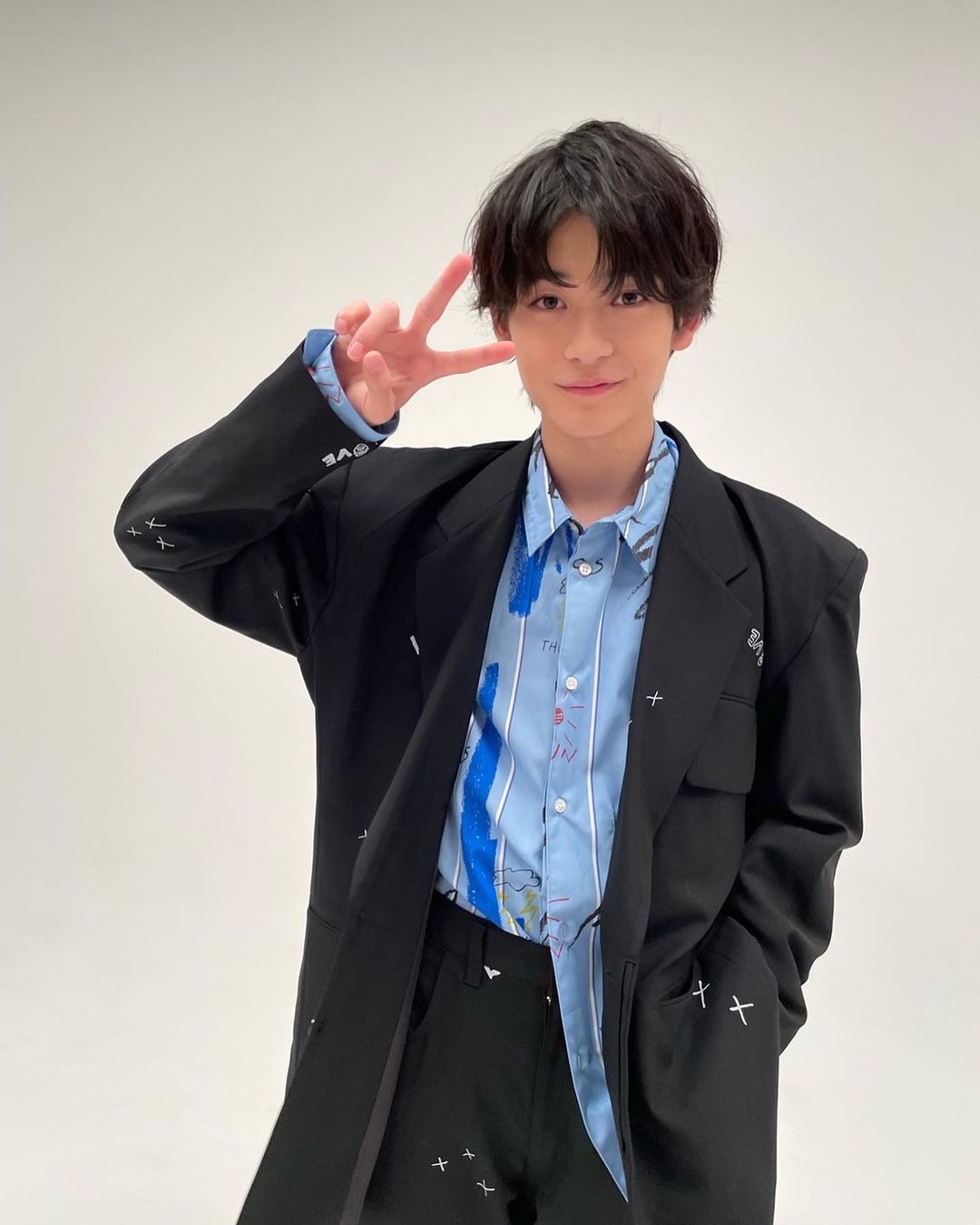 Vivi2月号 国宝級イケメンランキング 21年下半期 企画より 高橋文哉さんのオフショットをお届け 大ブレイク目前イケメンとして Next部門で1位 Magmoe