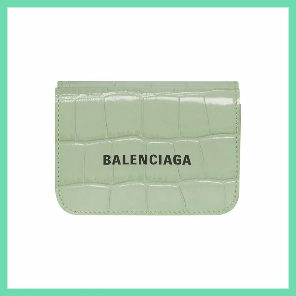 2022年に向けて慎重したいウォレットを編集部が厳選

第一弾は、ミニウォレットをピックアップ
来年、相棒にしたいのはどのアイテム？

記事では全22点を紹介！