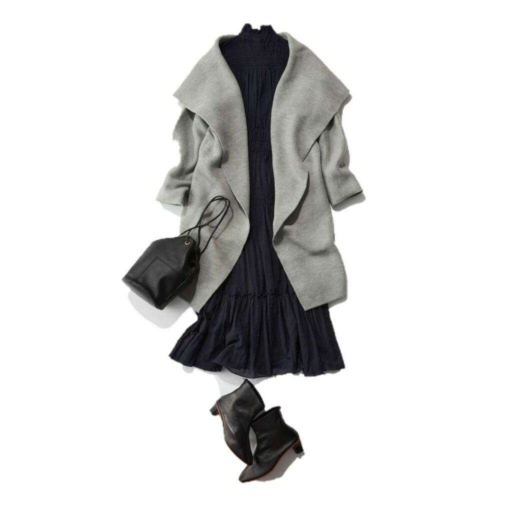 .
*PICK UP! Coordinate*
.ギャザーを贅沢に寄せたティアードワンピースは、シックなネイビーを選べば大人のエレガンスが手に入る。

コート　