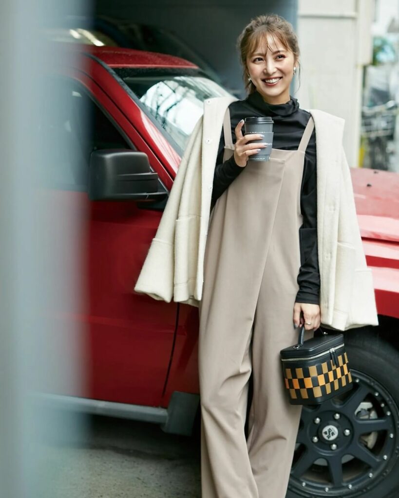 1月13日、今日の東京は晴れ時々くもり。最高気温11度、最低気温1度の予報です(気象庁調べ・17時発表)。
ときおり雲が広がりそうな今日のコーデは、アクティブ 1月13日、今日の東京は晴れ時々くもり。最高気温11度、最低気温1度の予報です(気象庁調べ・17時発表)。
ときおり雲が広がりそうな今日のコーデは、アクティブ