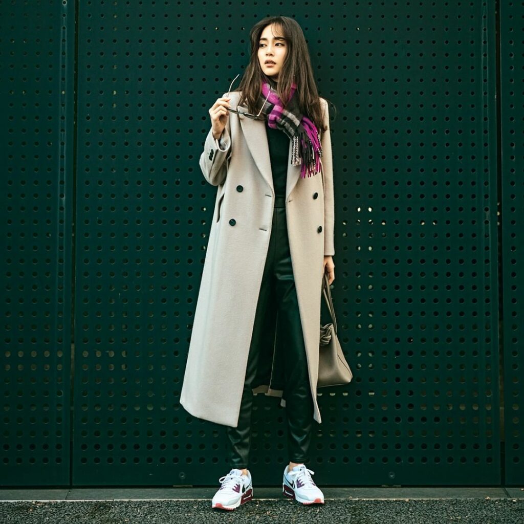 ／⁠
このコーデを真似したいと思ったら、⁠
コメントにをください！⁠
＼⁠
.⁠
1月15日（土）、⁠
冬アウターの定番「チェスターコート」は、⁠
ニュアンスの