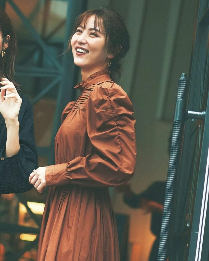 1月19日、今日の東京は晴れ昼過ぎから時々くもり。最高気温9度、最低気温0度の予報です（気象庁調べ・17時発表）。

昼過ぎから雲が広がりそうな今日のコーデは、