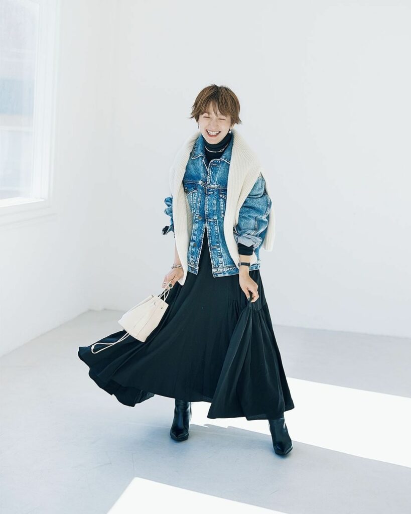 このコーデが好きな人はをコメントしてください！

【高山都さん私服　冬の“可愛い黒“コーデ】
 
何十回着ても飽きがこない！
永遠の定番コーデ

「黒ワンピとG