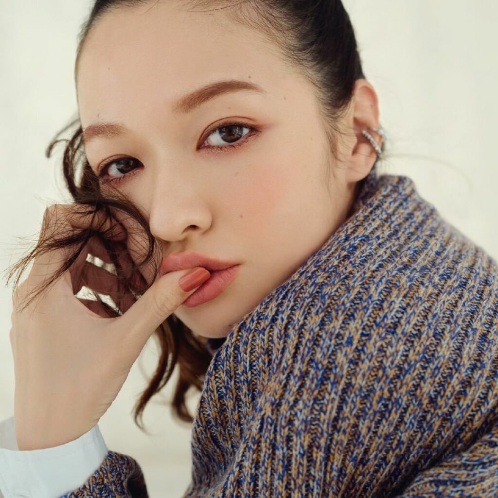【このメイクを真似したいと思ったらいいね＆をコメントしてください♪】

【ウォームピンクワントーンは誰でも似合う鉄板色】

ヘア&メイク福岡さん「この春旬の体温