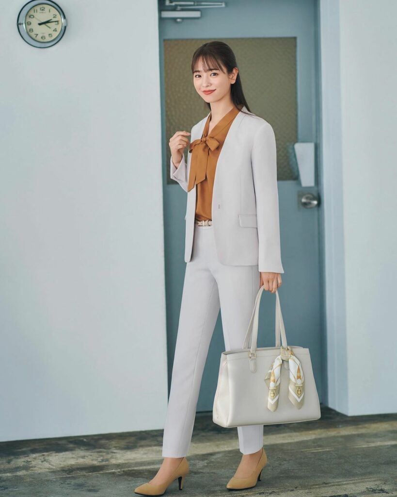 春から新社会人のみなさんご注目
「洋服の青山」なら、自信をくれる華やぎスーツが勢ぞろい

発売中のノンノ3月号では、社会人のシチュエーションにぴったりなスーツス