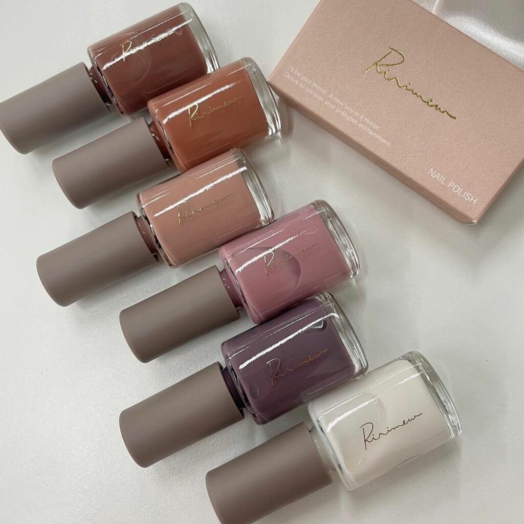 #リリミュウ から初のネイルポリッシュが登場！おしゃれなバリエーションに注目3/7発売。

Ririmew（リリミュウ）から待望の第2弾が発表されました
新たに