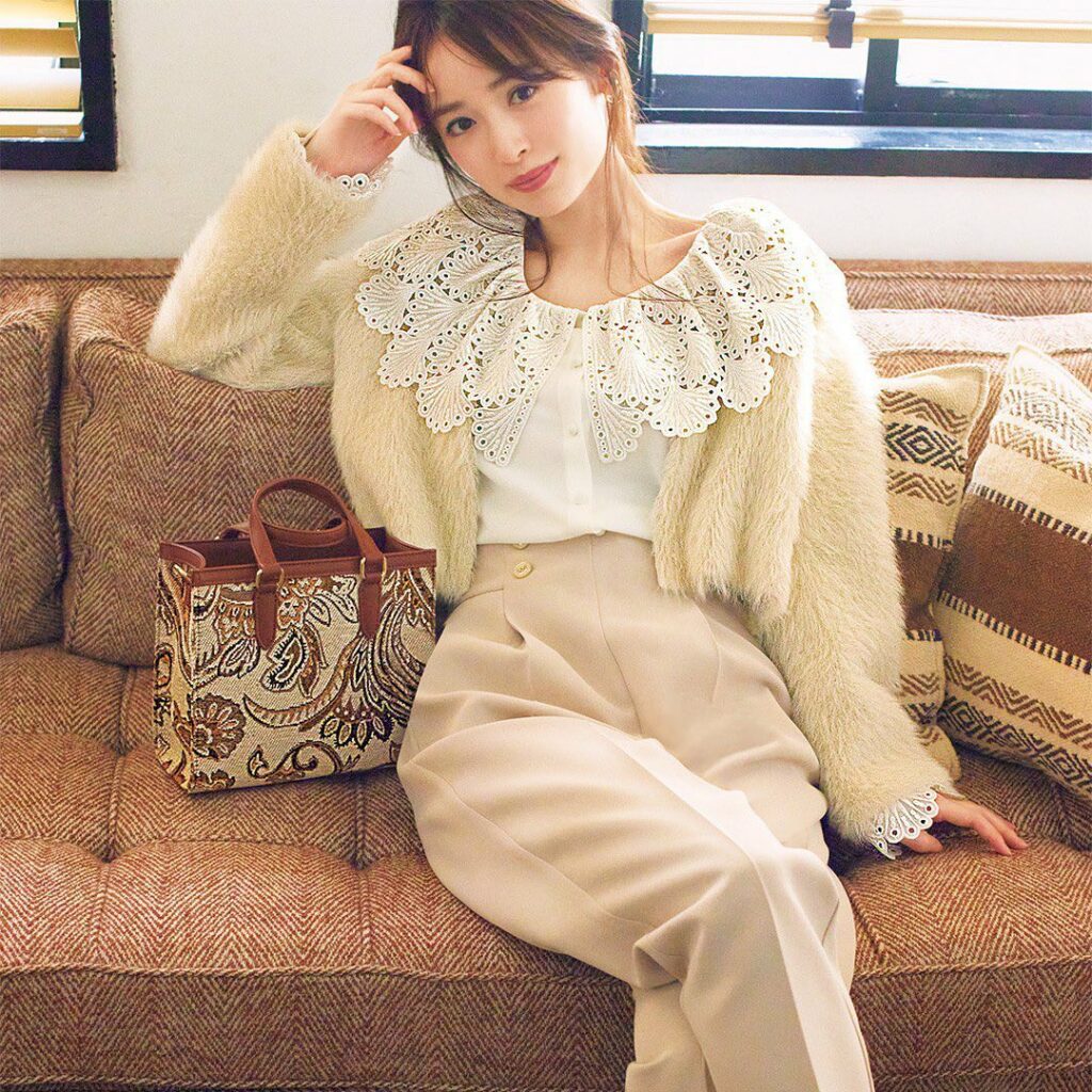 1月30日《毎日レディコーデ》

この冬のみならず、春も引き続きトレンドのビッグカラー
1枚は持っておいて損なしです
休日のおしゃれがワンランクアップするはず