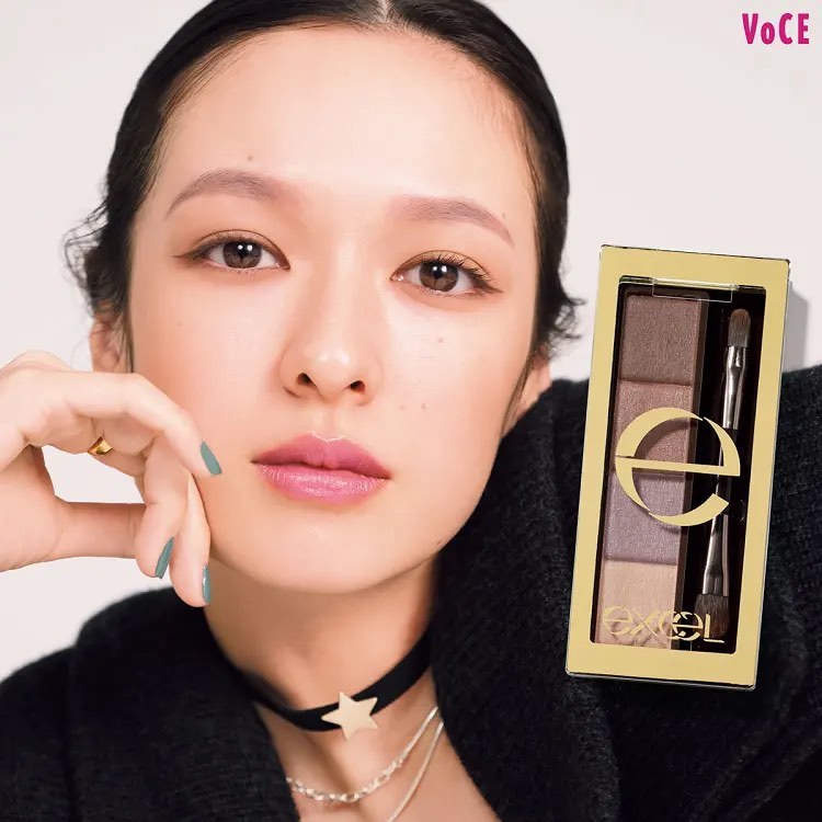 【なりたい顔】のつくり方 #エクセル で簡単に「カラー眉」が叶う！
誰でも似合う「モーブカラー」

VOCE誌面の反響をもとに、人気ヘアメイク吉崎沙世子さんと考