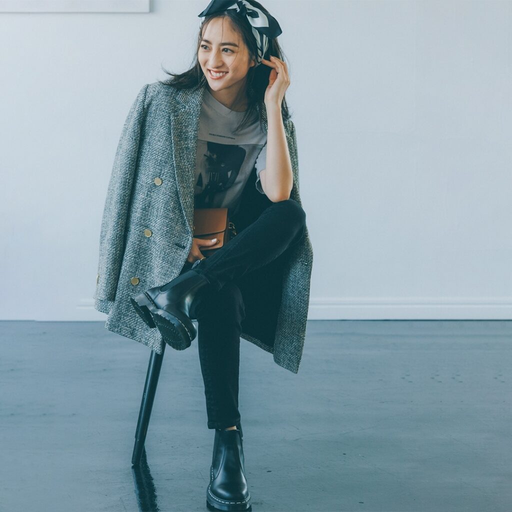 ／⁠
このコーデを真似したいと思ったら、⁠
コメントにをください！⁠
＼⁠
.⁠
2月15日（火）、⁠
通勤コーデに欠かせない「ジャケット」は、⁠
ツイード調の