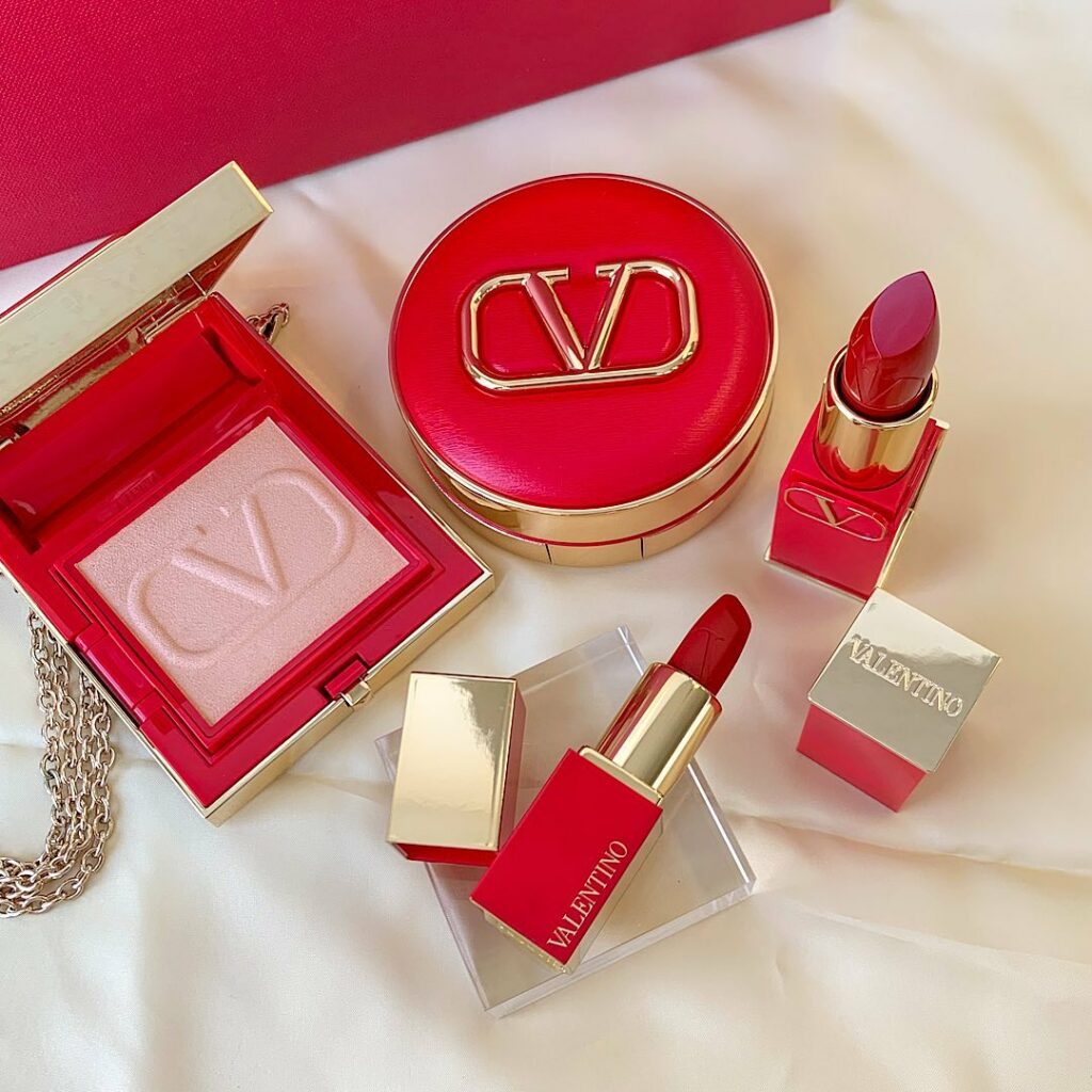 【 #ヴァレンティノビューティ 】豪華なコスメコレクションが新登場3/18発売。＜スウォッチ付き＞

ヴァレンティノ ビューティから「CREATE YOUR O