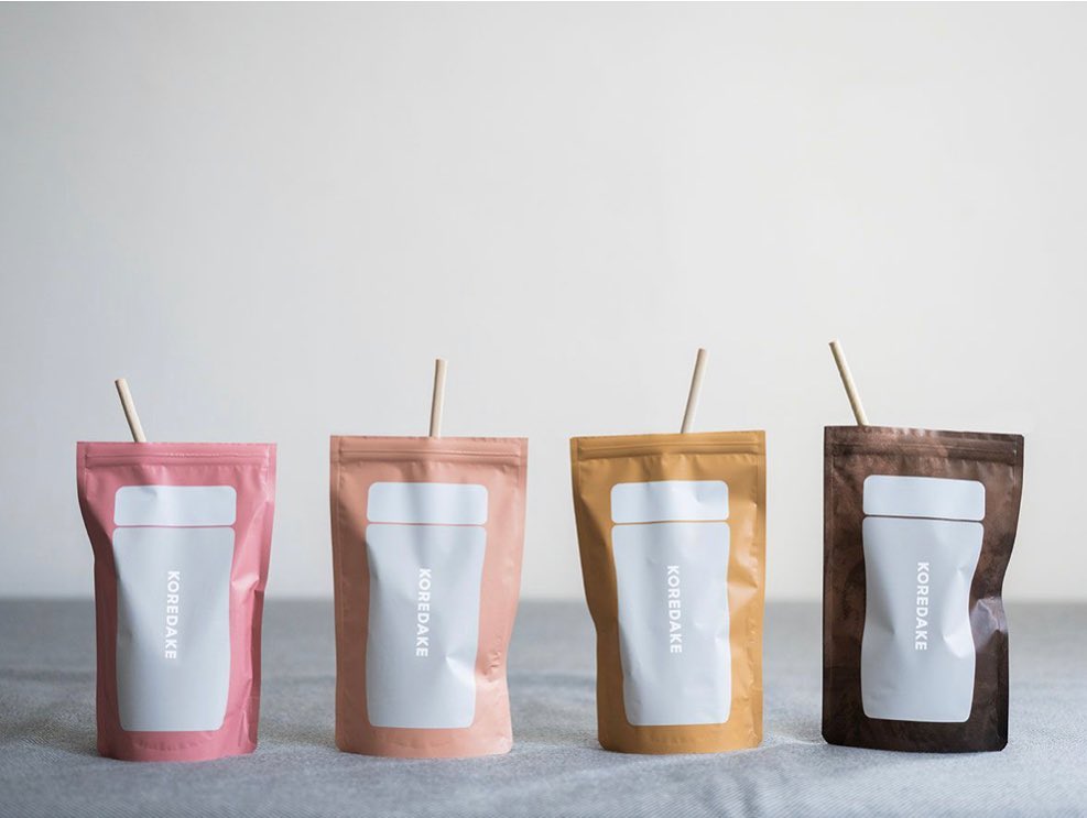 オフィスやジムで気軽に取り入れられる個包装タイプのプロテインが「コレダケ」から発売に
袋を開けたらそのまま水やミルクを注ぎ、ストローを挿して飲めるというお手軽さ