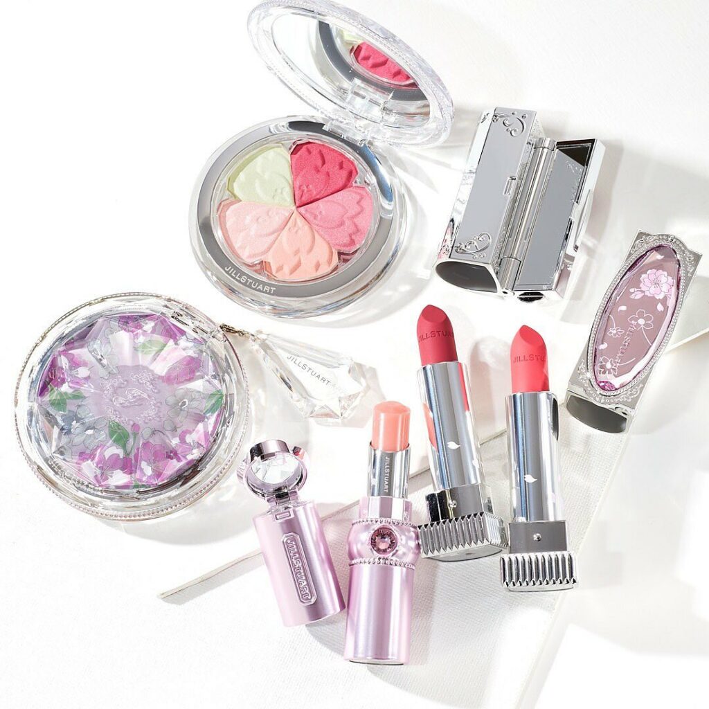 桜をイメージした、今春限定アイテム
【ジルスチュアート】から、満開に咲き誇る八重桜から着想をえたコレクション“Crystal Bloom Sakura Bou 桜をイメージした、今春限定アイテム
【ジルスチュアート】から、満開に咲き誇る八重桜から着想をえたコレクション“Crystal Bloom Sakura Bou