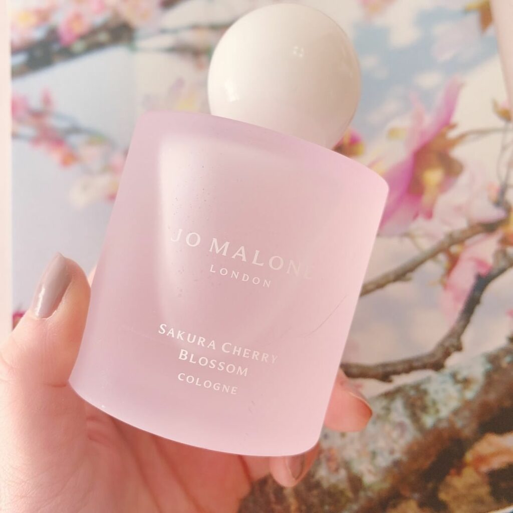 @JoMaloneLondonから、今年も日本の春を代表する香り「サクラ チェリー ブロッサム」が登場
愛らしいチェリー ブロッサムに、ローズとベルガモットをブ