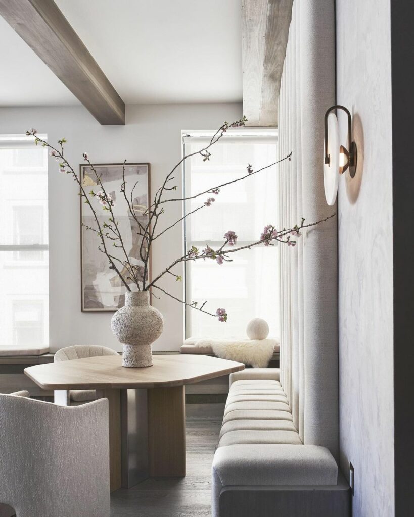 1908年に建てられたブルックリンの元工場のロフトを、都会にいながらも田舎ののんびりとした雰囲気が漂う温かい家に
この空間は、古いビルの中にあり、銅、真鍮、ニッ 1908年に建てられたブルックリンの元工場のロフトを、都会にいながらも田舎ののんびりとした雰囲気が漂う温かい家に
この空間は、古いビルの中にあり、銅、真鍮、ニッ