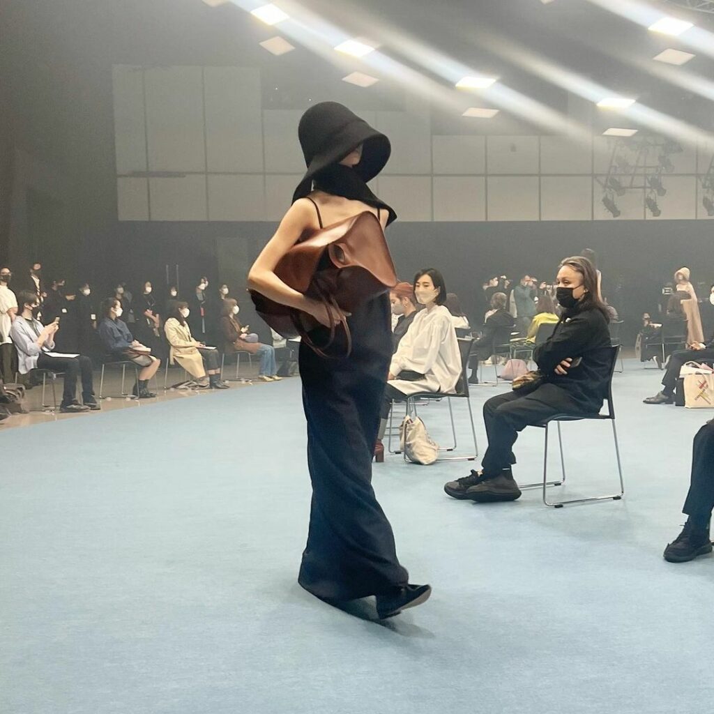 今日から #RakutenFashionWEEKTOKYO 2022AW がスタート！

ブランド初となるショーを開催した #ハルノブムラタ は、上質なテキスタ