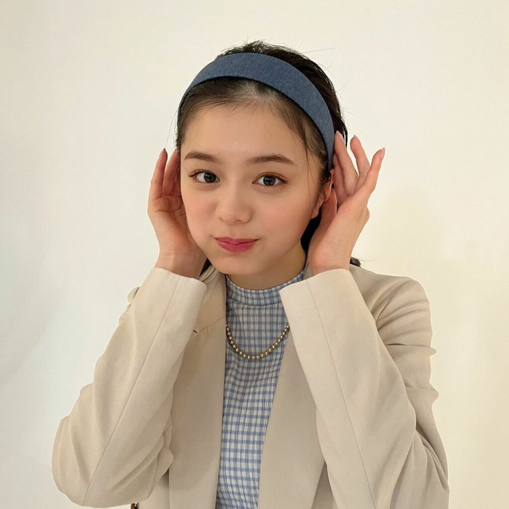 ぷくっとほっぺが愛おしすぎる紺ちゃんのオフショットをお届け

発売中の4月号では、暖かくなってきた今にぴったりのスニーカー&コーデを特集しております
白以外で甘