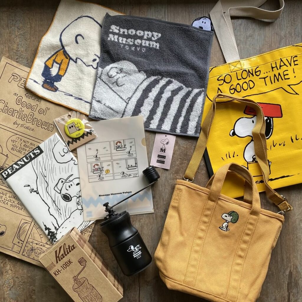 「スヌーピーミュージアムで買ったアイテム8点」をご紹介♪
今年に入り、ピーナッツファンの聖地であるスヌーピーミュージアムへ
久々に足を運ぶことができました。 「スヌーピーミュージアムで買ったアイテム8点」をご紹介♪
今年に入り、ピーナッツファンの聖地であるスヌーピーミュージアムへ
久々に足を運ぶことができました。