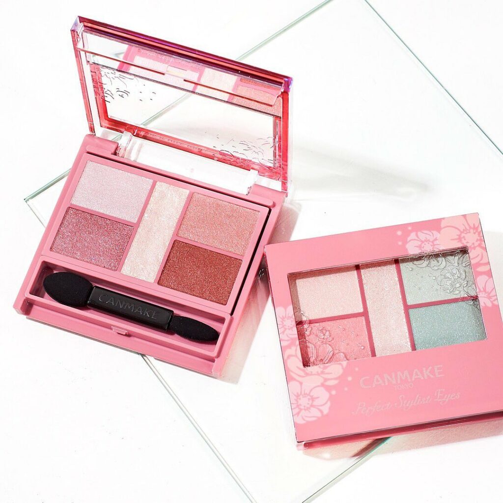 春らしい装いの限定パレット！

【キャンメイク】から、1つで2つのメイクが叶う5色の欲張りアイシャドウパレットの限定色が登場！

パーフェクトスタイリストアイズ