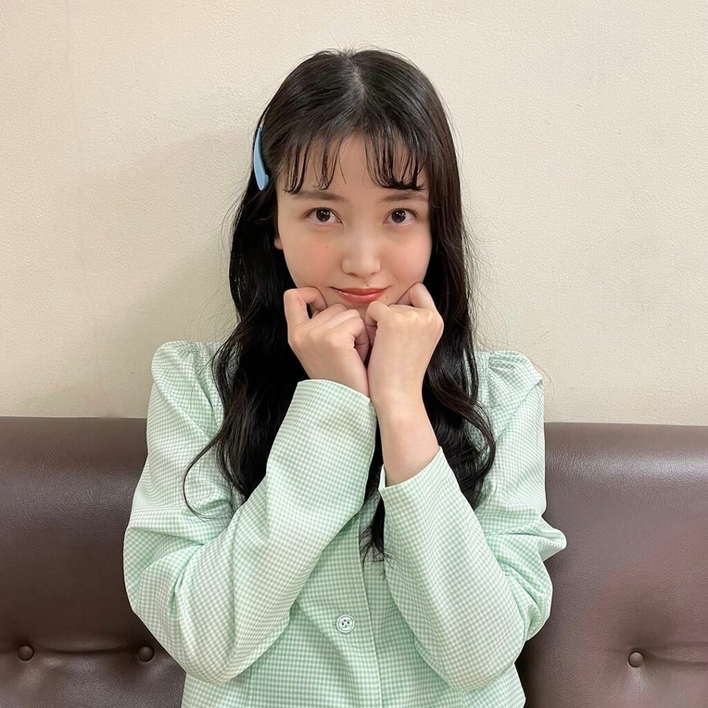 くぼちゃん推しのみなさまへ

くぼしの #舞台BlingBling オフショットも、もちろんあるよっ
ファッションショーの衣装はギンガムチェックのブラウス
春ら