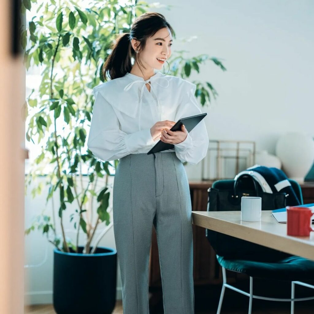 4月5日、今日の東京はくもり。昼前から夕方晴れ。最高気温17度、最低気温7度の予報です（気象庁調べ・17時発表）。

日中曇り空が広がるものの、穏やかな気温が期