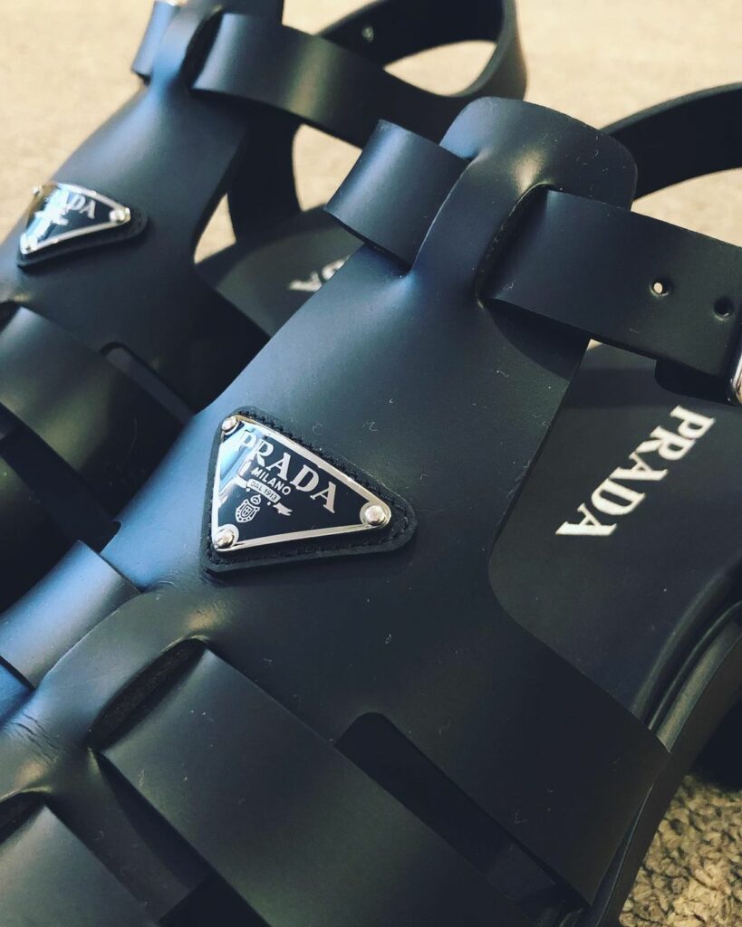 “pen magazine 2022春夏fashion issue”号、掲載アイテムのオフショット集

こうして誌面以外で見ると新鮮ですよね
撮影前にスタンバイ