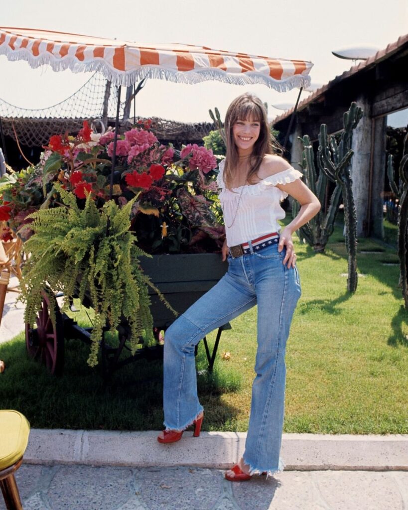 デニムの季節が到来 ジェーン・バーキンに学ぶ、大人のこなれたデニムコーデ集

春のポカポカ陽気が続く今日この頃、お出かけスタイルにはやっぱりデニムが欠かせない！