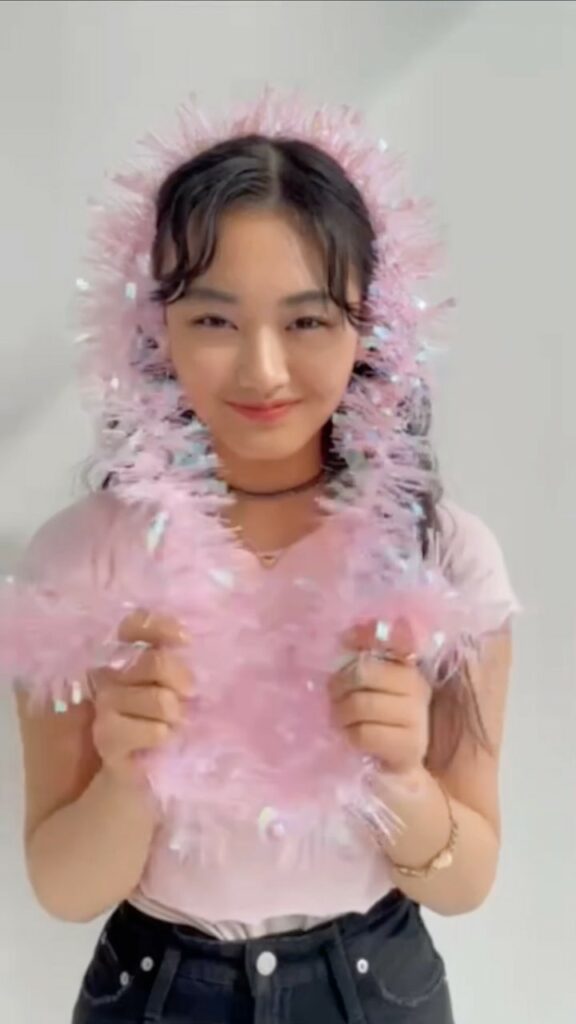 ViVi6月号
「天ちゃんのキラキラメイク☆レボリューション」より
天ちゃんからコメント動画が届いたよ

暖かい日が続いて夏が来るのももうすぐ！
太陽の光に負け