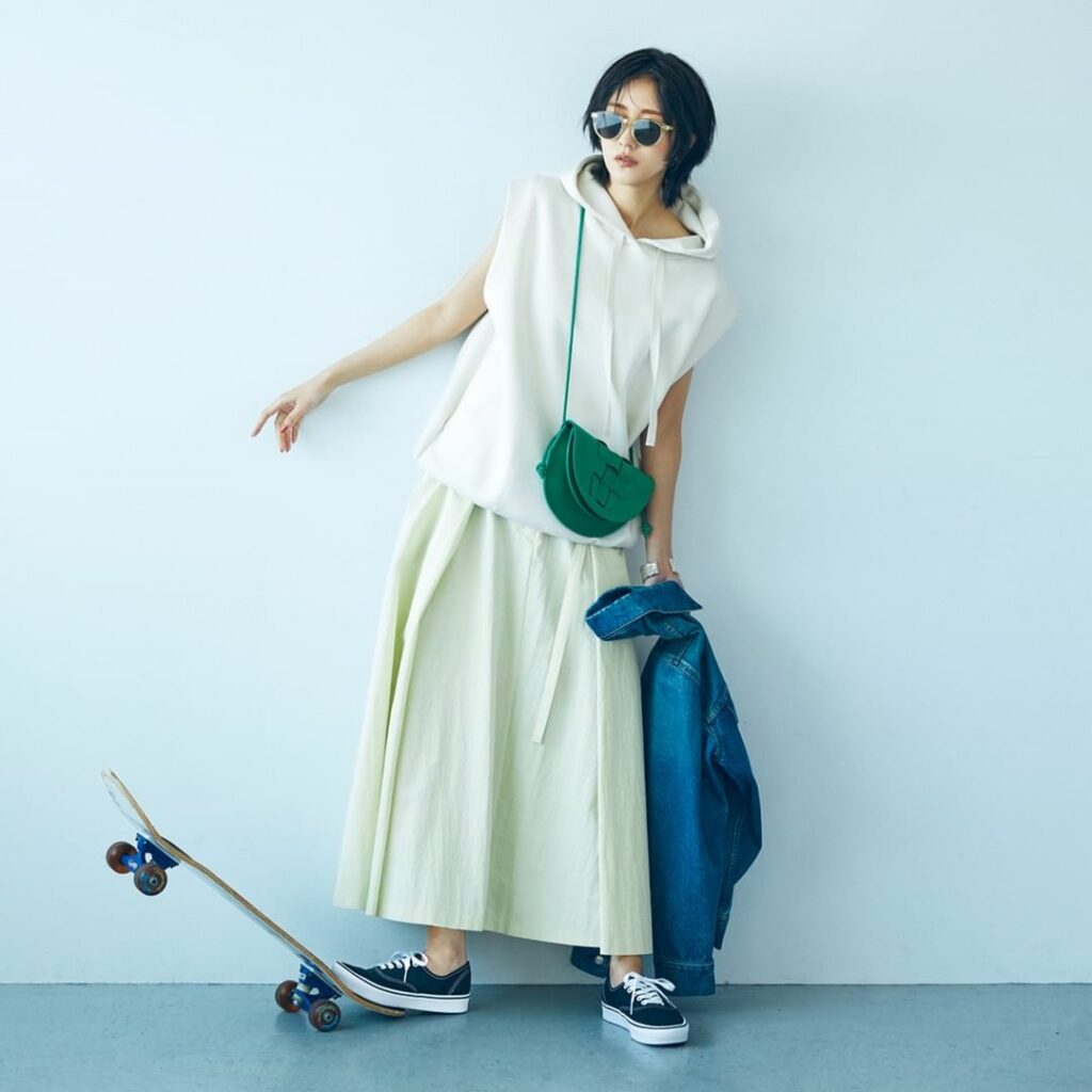 /
このコーデを真似したいと思ったら、
コメントにをください!
\
.
4月30日(土)、
今年の春コーデは「ノースリーブスウェット」
を取り入れてみ /
このコーデを真似したいと思ったら、
コメントにをください!
\
.
4月30日(土)、
今年の春コーデは「ノースリーブスウェット」
を取り入れてみ