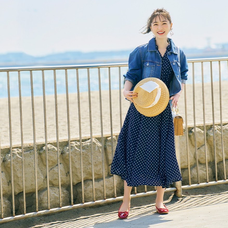 5月1日 毎日レディコーデ 今の季節 休日に彼と海へドライブデート という人も多いのでは そんなときは目的地での歩きやすさ 車内でのラクチンさ そして忘れ Magmoe