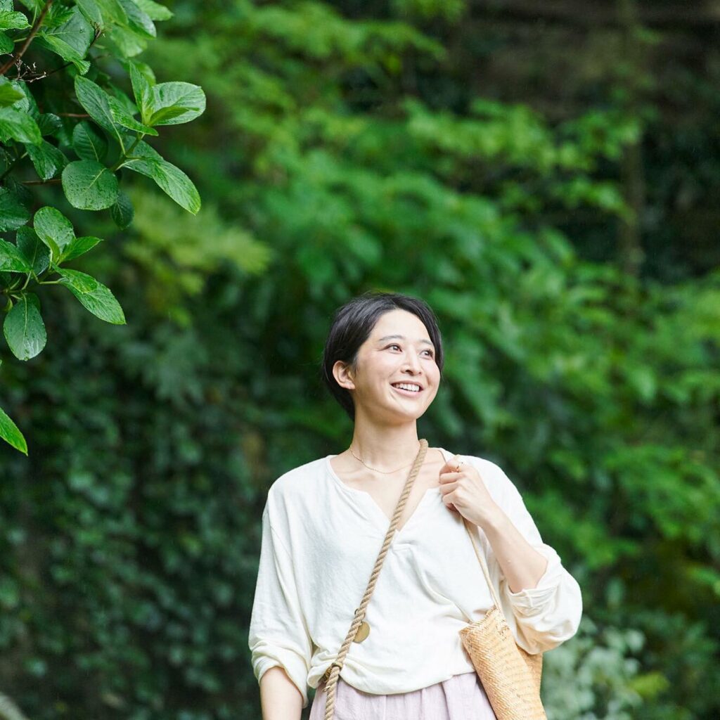 【地球＝自分。自分を大切にすることが地球を大切にすることにつながる】

ウィメンズヘルスでは1年半以上にわたり、瞑想家として瞑想にまつわる連載を執筆している佐々