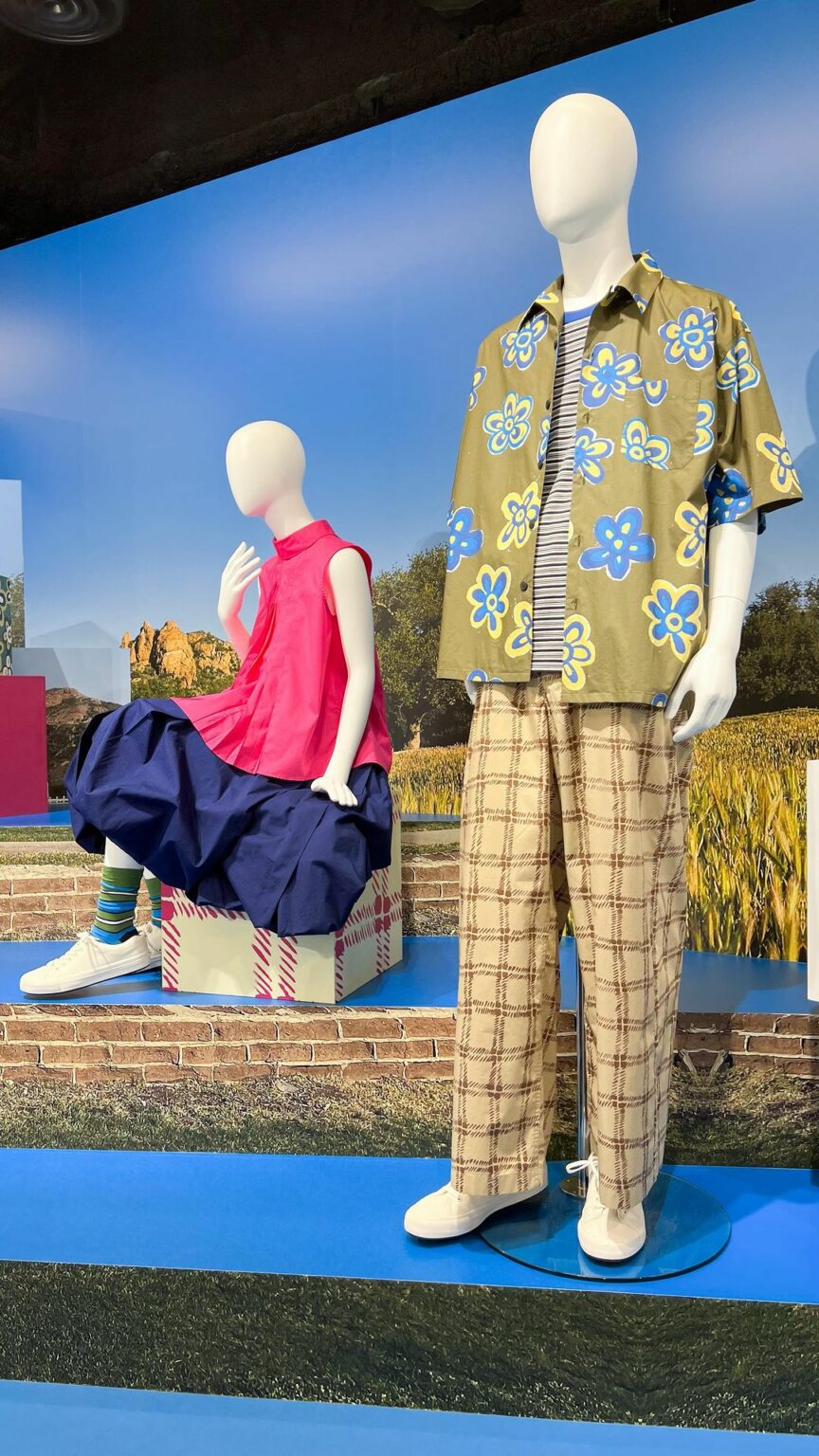 【展示会取材】5月20日に発売する「ユニクロ アンド マルニ(UNIQLO AND MARNI)」の展示会に潜入!
商品はメンズ10型、ウィメンズ9型、2足セ 【展示会取材】5月20日に発売する「ユニクロ アンド マルニ(UNIQLO AND MARNI)」の展示会に潜入!
商品はメンズ10型、ウィメンズ9型、2足セ