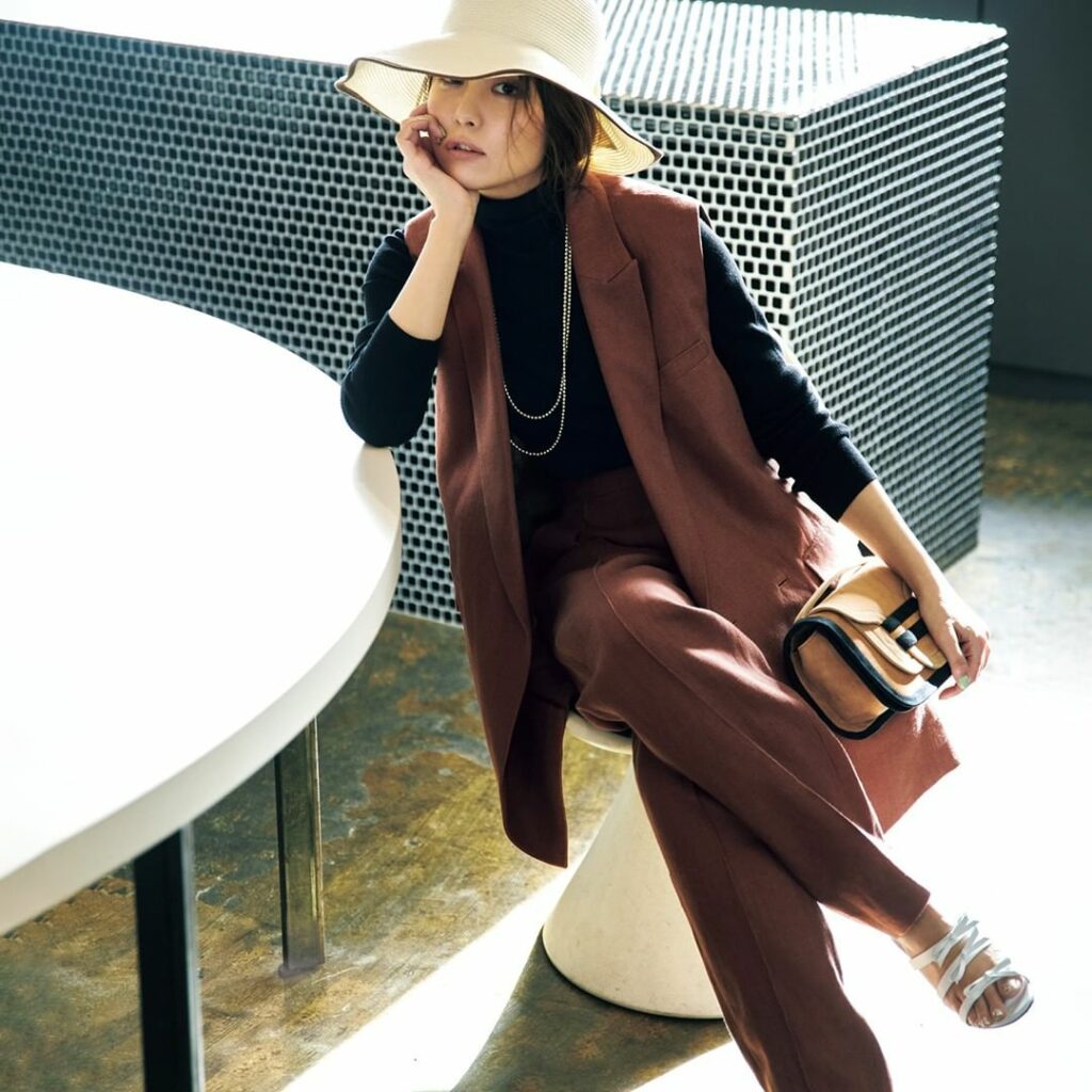 /
このコーデを真似したいと思ったら、
コメントにをください!
\
.
5月15日(日)、
今季トレンドの「ジレセットアップ」は、
きちんと感とスタイ /
このコーデを真似したいと思ったら、
コメントにをください!
\
.
5月15日(日)、
今季トレンドの「ジレセットアップ」は、
きちんと感とスタイ