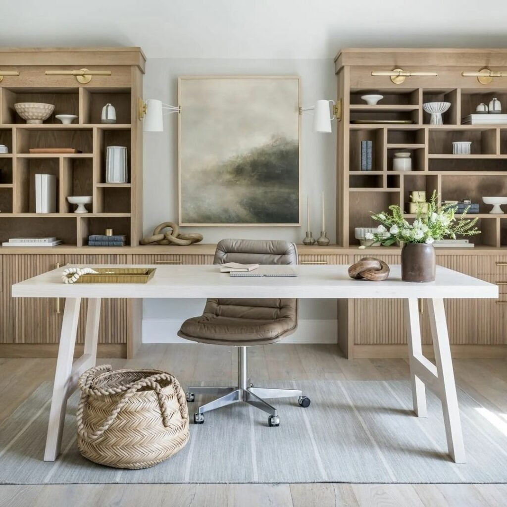 充実したオフィススペースが自慢！ モダンなナッシュビルの住まいへ

ニュートラルなアースカラーを基調としたインテリア、シームレスにつながる屋内と屋外のデザイン、