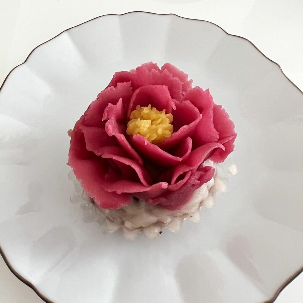 八重咲きの「ヨウキヒ」という桜がありますが、花弁が幾重にも重なった同じ名前のおはぎがあるっていうじゃないですか。

しかもしば漬けの味！このギャップビジネス、気