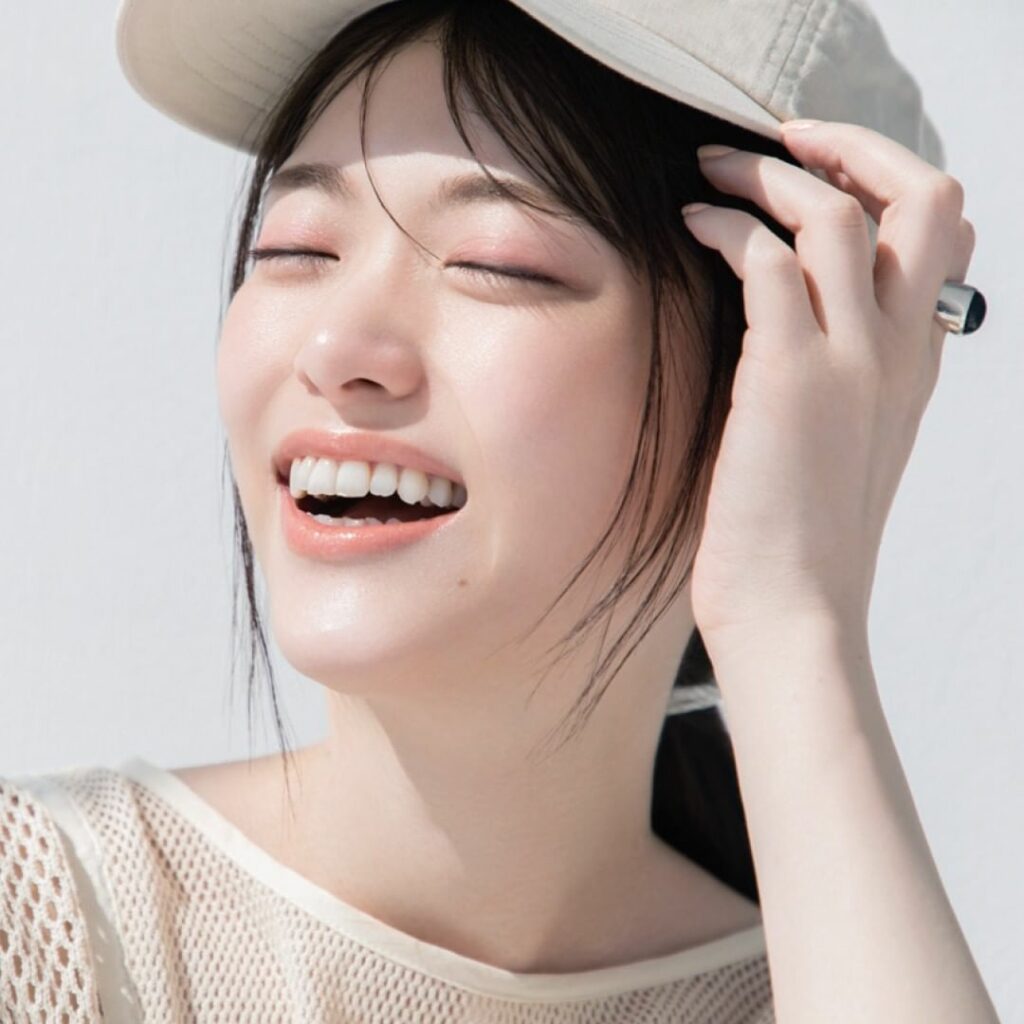 【このメイクを真似したい、と思ったらいいね＆をコメントしてください♪】

スポーツ観戦には、つやめくコーラルでフレッシュな印象に

メイク落ちを気にせず、スポー