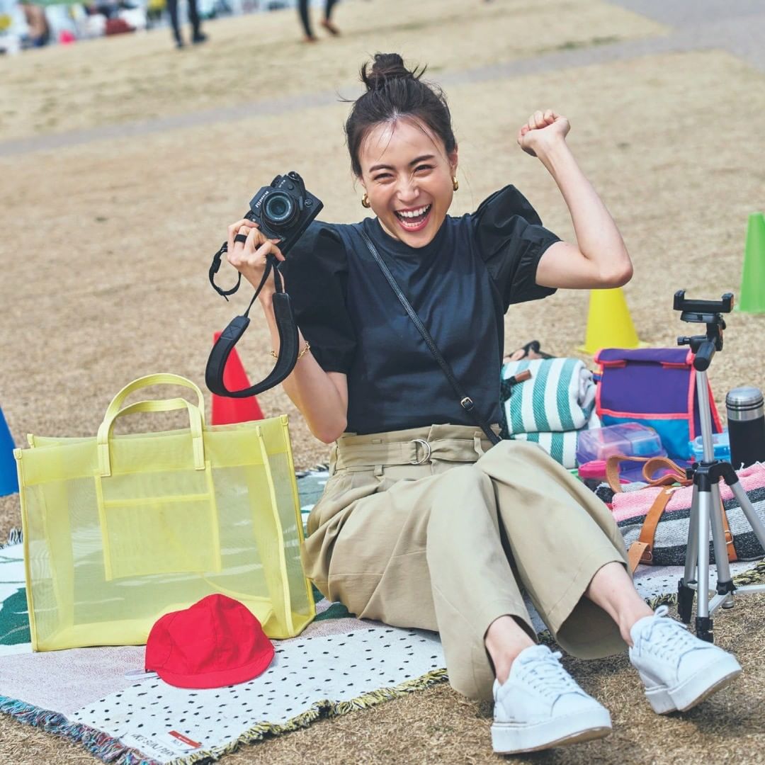このコーデいいな と思ったらコメント欄にをください 5月22日 日 少し雨の多い今年の春 公園日和の休日は率先してピクニックに行きたくなりますよね Magmoe