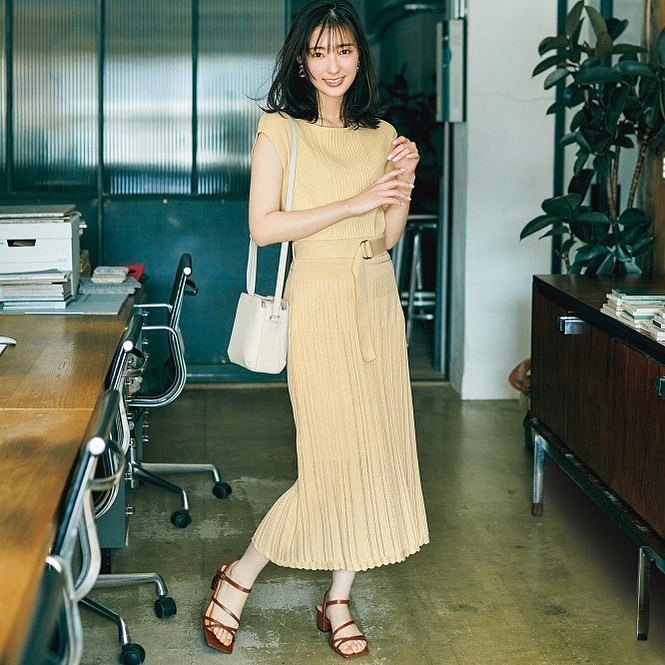 本日発売のCanCam7月号では『この夏GUを着たい5つの理由』と題して、今買うべきGUのアイテムを8ページに渡ってご紹介しています 理由その2は、”オフィス対