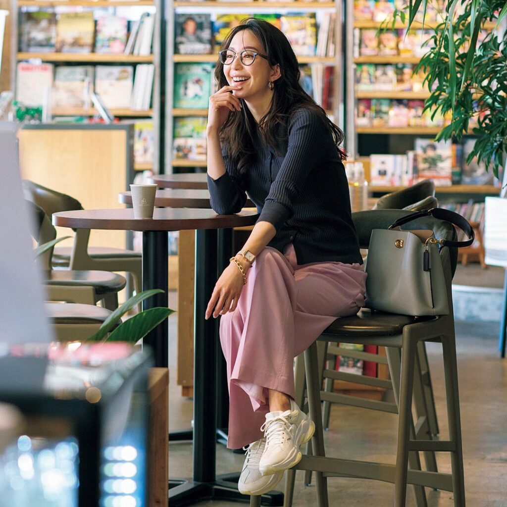 /
このコーデを真似したいと思ったら、
コメントにをください!
\
.
5月24日(火)、
単調になりやすい「ワンツーコーデ」は、
カラーアイテムを取 /
このコーデを真似したいと思ったら、
コメントにをください!
\
.
5月24日(火)、
単調になりやすい「ワンツーコーデ」は、
カラーアイテムを取